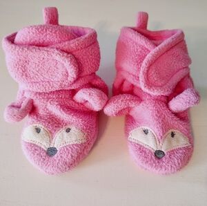 Guc baby girl booties shoes stay on slip proof 6-12 months Pink Fox